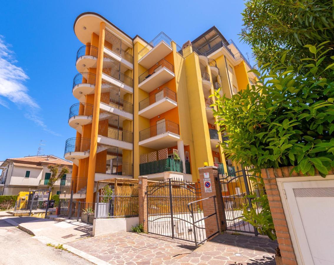 Residence Palazzo Sayonara Tortoreto المظهر الخارجي الصورة