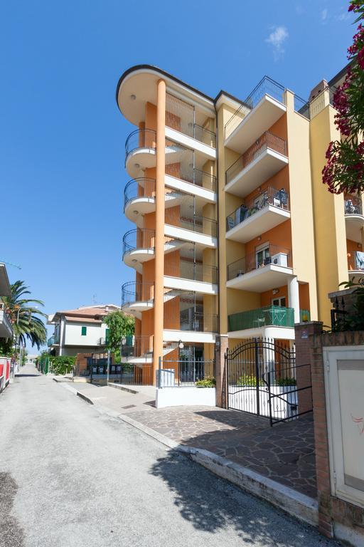 Residence Palazzo Sayonara Tortoreto المظهر الخارجي الصورة
